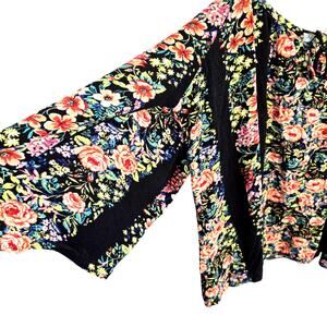 Lolo Grace XL Black Floral  Bell Sleeves Women's Top Shirt Blouse Miss 16 18
